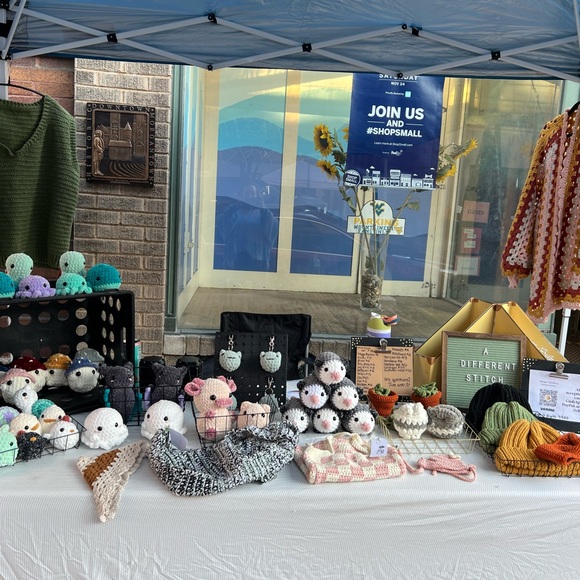 MORGAN AND MAPLE ARE GOING LIVE - Picture 5 of 6